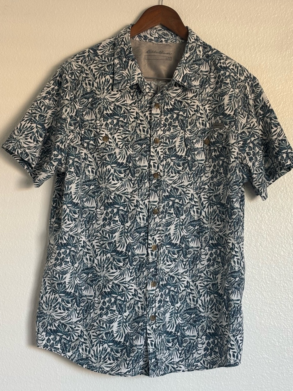 Eddie Bauer Short-Sleeve Leaf Print Button-Down — Blue and White